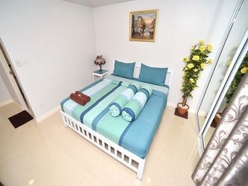 Parvena Sathorn מלון 3*